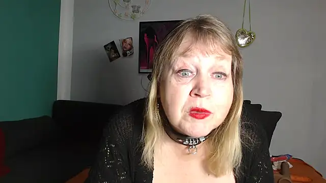 Snapshot of Blasflittchen chatting on 20, 10, 2025 Blasflittchen online show from 20, 10, 2025