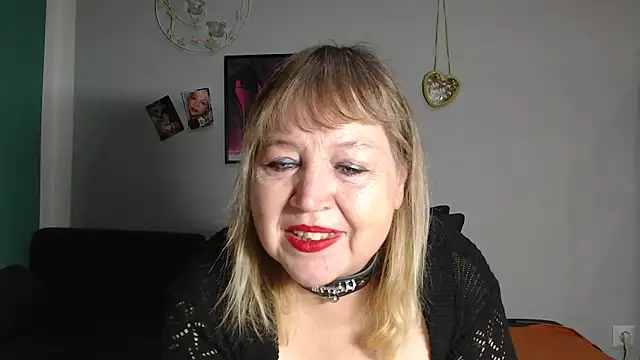 Snapshot of Blasflittchen chatting on 27, 10, 2025 Blasflittchen online show from 27, 10, 2025