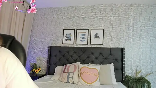 Snapshot of emma__smith1 chatting on 18, 2, 2025 emma smith1 online show from 18, 2, 2025