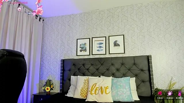 Snapshot of emma__smith1 chatting on 3, 3, 2025 emma smith1 online show from 3, 3, 2025