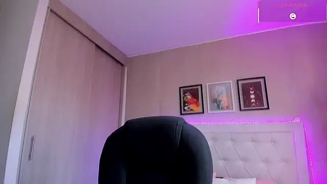 Snapshot of emma__smith1 chatting on 11, 2, 2026 emma smith1 online show from 11, 2, 2026