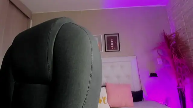 emma  smith1 online show from 7, 3, 2026