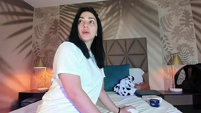 LIAH IZUMI online show from 1, 10, 2025