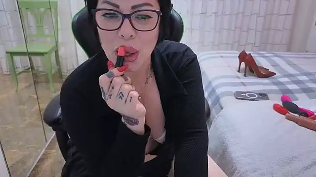   Nina online show from 5, 3, 2025