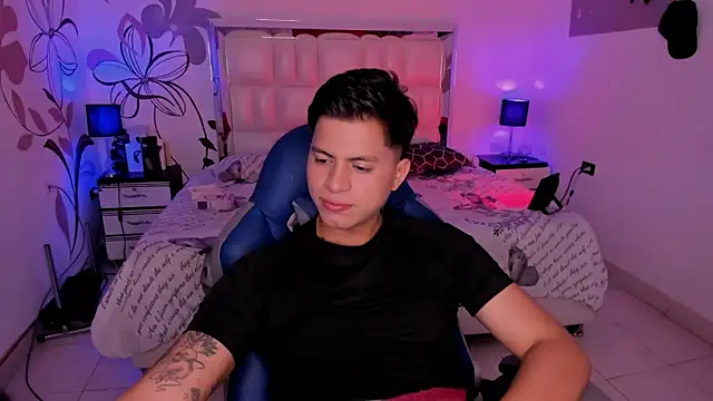 Snapshot of Niicky1_ chatting on 19, 2, 2025 Niicky1  online show from 19, 2, 2025