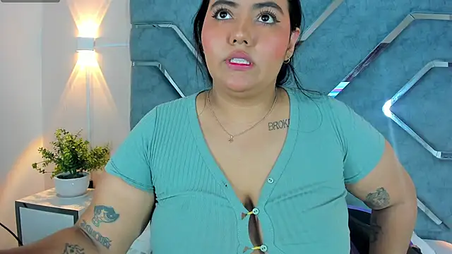 Snapshot of LucciaPorter chatting on 30, 6, 2026 LucciaPorter online show from 30, 6, 2026