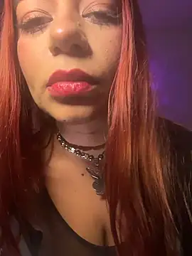 Snapshot of RavenM8 chatting on 26, 10, 2025 RavenM8 online show from 26, 10, 2025