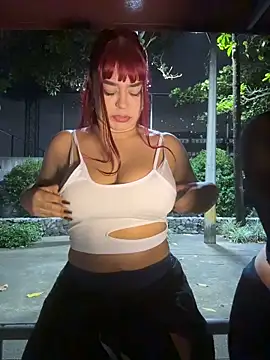 Snapshot of RavenM8 chatting on 4, 12, 2025 RavenM8 online show from 4, 12, 2025