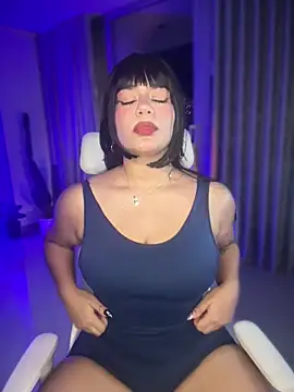 Snapshot of RavenM8 chatting on 8, 1, 2026 RavenM8 online show from 8, 1, 2026