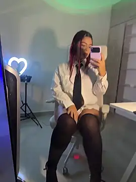 Snapshot of RavenM8 chatting on 25, 2, 2026 RavenM8 online show from 25, 2, 2026