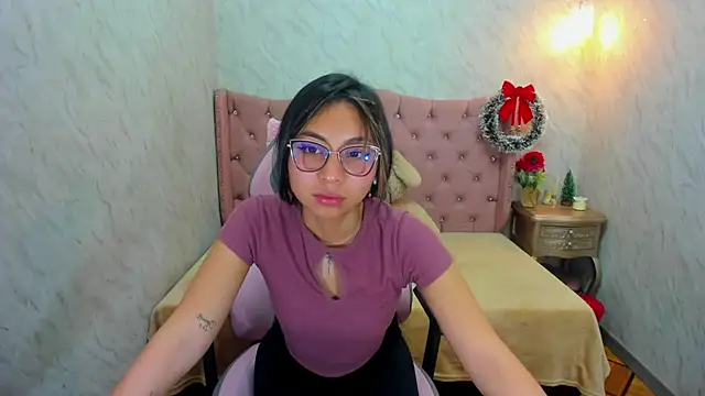 Snapshot of XSmaggiiee chatting on 24, 12, 2024 XSmaggiiee online show from 24, 12, 2024