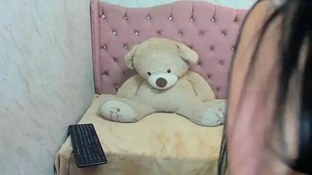 Snapshot of XSmaggiiee chatting on 4, 1, 2025 XSmaggiiee online show from 4, 1, 2025