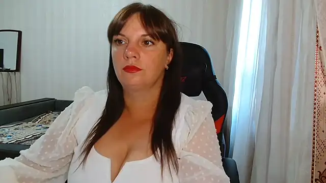 Snapshot of Jane_Luste chatting on 4, 7, 2026 Jane Luste online show from 4, 7, 2026