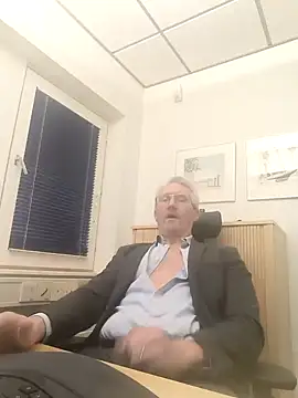 tom-swede online show from 7, 1, 2025