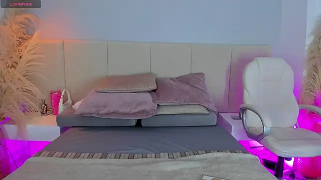 sofia pamela online show from 4, 12, 2025