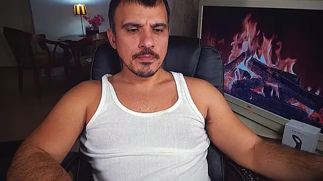 Snapshot of officeman7 chatting on 1, 12, 2024 officeman7 online show from 1, 12, 2024