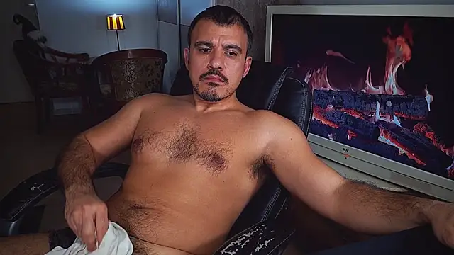 Snapshot of officeman7 chatting on 20, 12, 2024 officeman7 online show from 20, 12, 2024