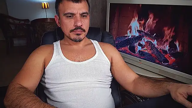 Snapshot of officeman7 chatting on 25, 12, 2024 officeman7 online show from 25, 12, 2024