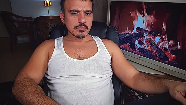 Snapshot of officeman7 chatting on 27, 12, 2024 officeman7 online show from 27, 12, 2024