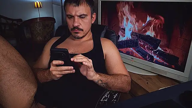 Snapshot of officeman7 chatting on 10, 1, 2025 officeman7 online show from 10, 1, 2025