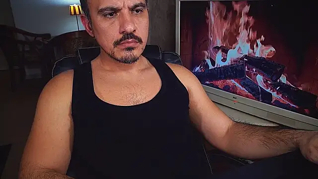 Snapshot of officeman7 chatting on 11, 1, 2025 officeman7 online show from 11, 1, 2025