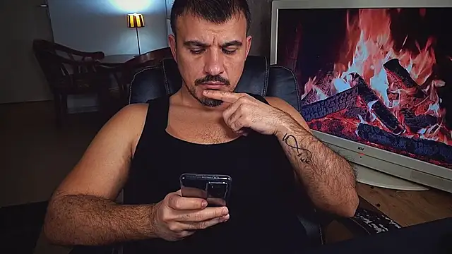 Snapshot of officeman7 chatting on 24, 1, 2025 officeman7 online show from 24, 1, 2025