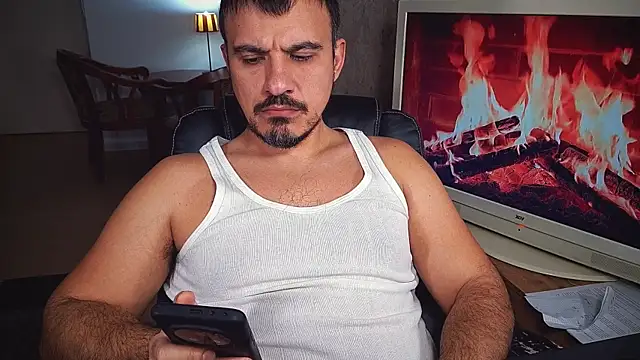 Snapshot of officeman7 chatting on 9, 2, 2025 officeman7 online show from 9, 2, 2025