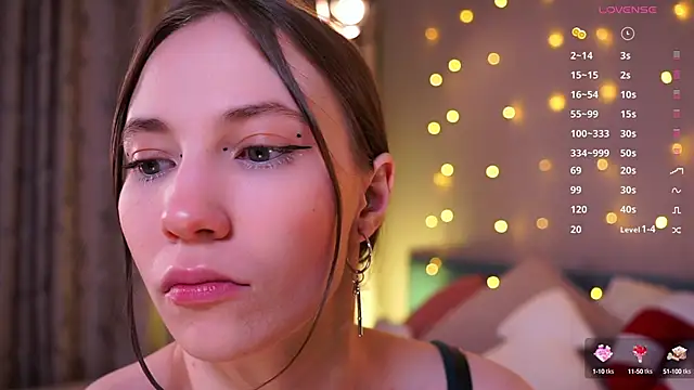 askaudrey  online show from 3, 1, 2025