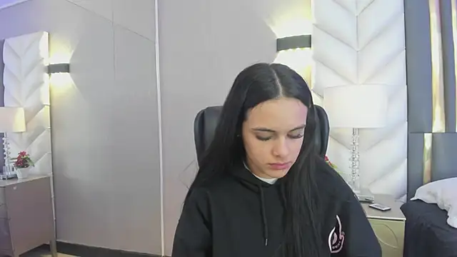 ChloeHarper  online show from 27, 3, 2026