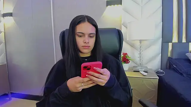 ChloeHarper  online show from 14, 4, 2026