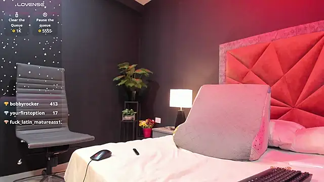 mia milff online show from 30, 1, 2025