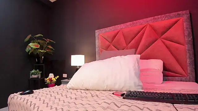 mia milff online show from 12, 3, 2025