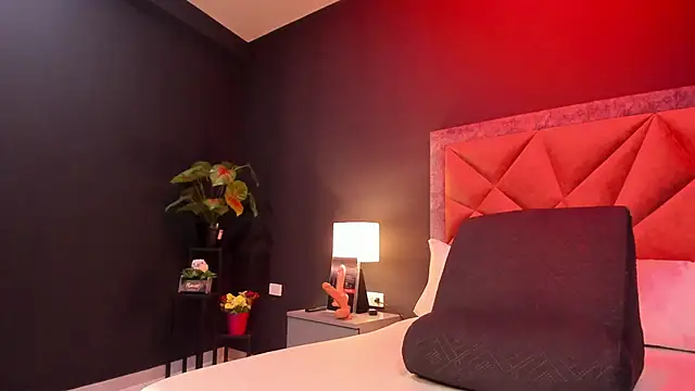 mia milff online show from 10, 10, 2025