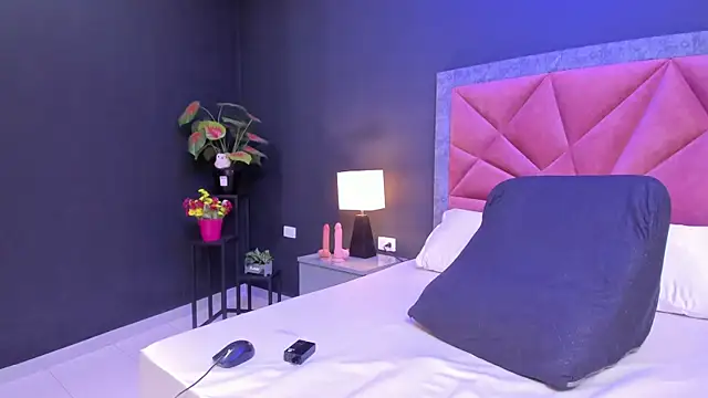 Snapshot of mia_milff chatting on 10, 5, 2026 mia milff online show from 10, 5, 2026