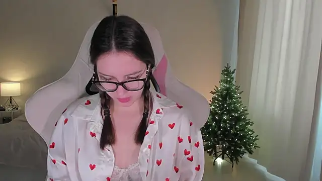 Snapshot of Sonia_moon_ chatting on 6, 1, 2025 Sonia moon online show from 6, 1, 2025