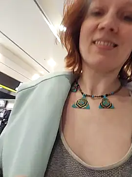 Exhibitionsplit online show from 6, 2, 2025