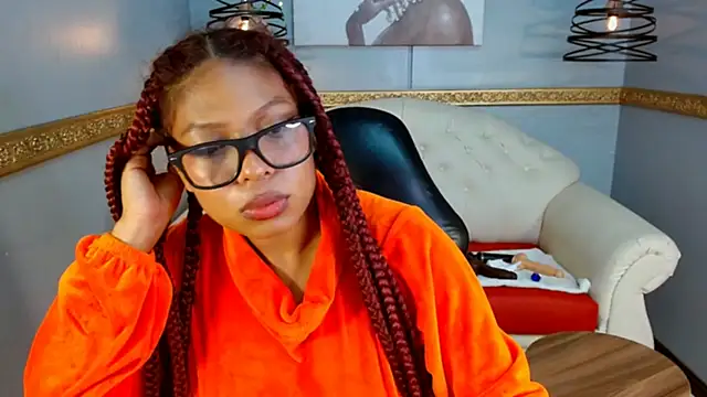 Naomi Tylers online show from 1, 11, 2025