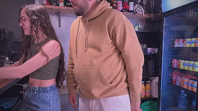 Snapshot of barfantasy chatting on 4, 1, 2025 barfantasy online show from 4, 1, 2025