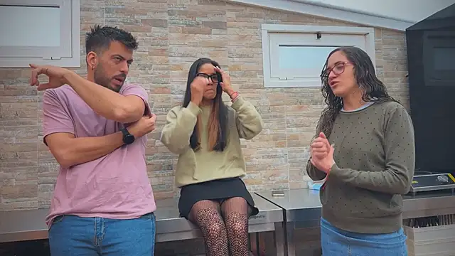 Snapshot of barfantasy chatting on 10, 9, 2025 barfantasy online show from 10, 9, 2025