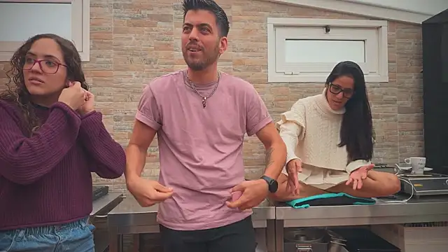 Snapshot of barfantasy chatting on 21, 10, 2025 barfantasy online show from 21, 10, 2025