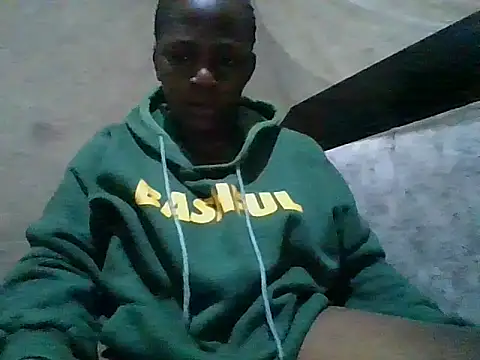 Snapshot of Liqueeny chatting on 3, 10, 2025 Liqueeny online show from 3, 10, 2025