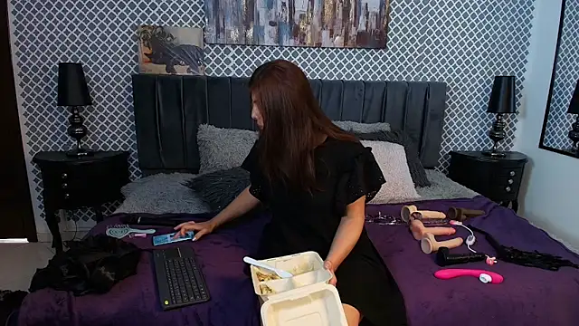 Snapshot of scarlett_moore chatting on 9, 3, 2025 scarlett moore online show from 9, 3, 2025