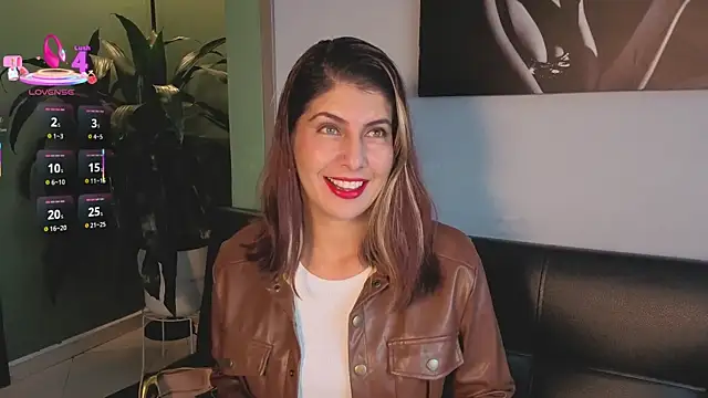 Snapshot of scarlett_moore chatting on 17, 4, 2026 scarlett moore online show from 17, 4, 2026