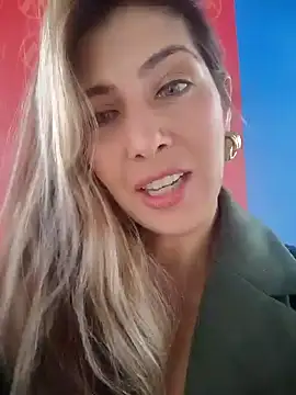 Snapshot of scarlett_moore chatting on 4, 5, 2026 scarlett moore online show from 4, 5, 2026