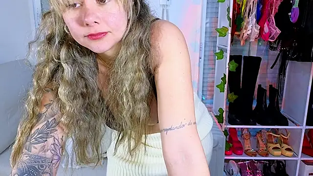 Snapshot of Tawny_cox chatting on 17, 1, 2025 Tawny cox online show from 17, 1, 2025