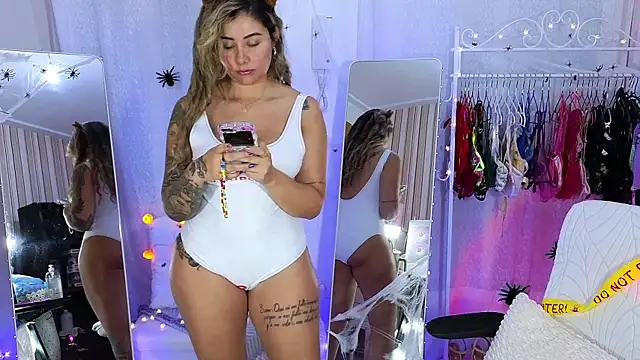 Snapshot of Tawny_cox chatting on 21, 10, 2025 Tawny cox online show from 21, 10, 2025