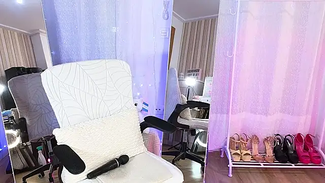 Snapshot of Tawny_cox chatting on 17, 11, 2025 Tawny cox online show from 17, 11, 2025