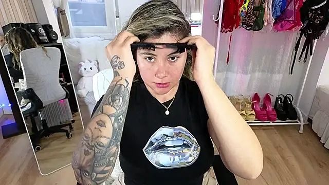 Snapshot of Tawny_cox chatting on 12, 2, 2026 Tawny cox online show from 12, 2, 2026