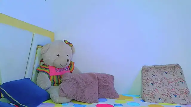 Snapshot of DayanaWood chatting on 14, 10, 2025 DayanaWood online show from 14, 10, 2025