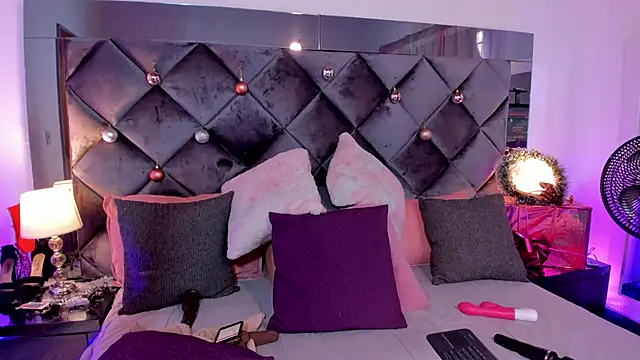 Snapshot of sofhiaa_adaams chatting on 27, 12, 2024 sofhiaa adaams online show from 27, 12, 2024